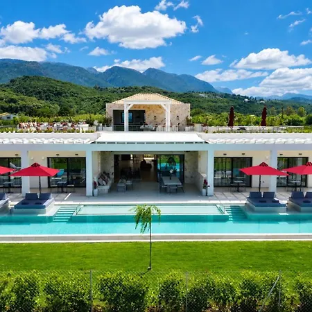 Nobilita Grand 7-bedroom Luxury With Sky-lounge Rooftop & 21m Pool - By Posarellivillas Villa *