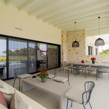 Вилла Nobilita Grand 7-bedroom Luxury With Sky-lounge Rooftop & 21m Pool - By Posarellivillas