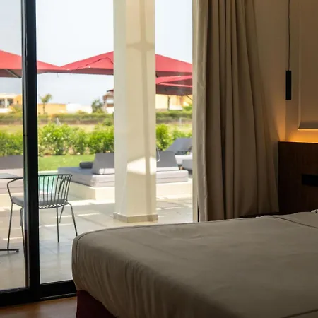 Nobilita Grand 7-bedroom Luxury With Sky-lounge Rooftop & 21m Pool - By Posarellivillas *