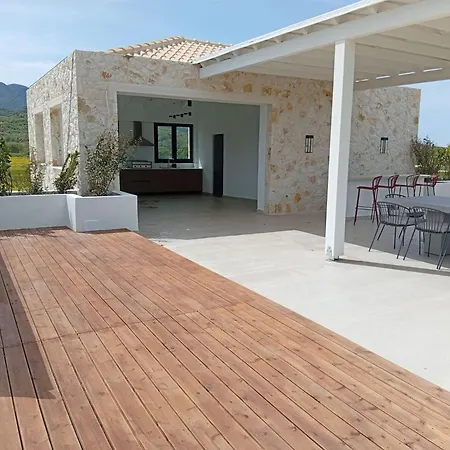 Nobilita Grand 7-bedroom Luxury With Sky-lounge Rooftop & 21m Pool - By Posarellivillas